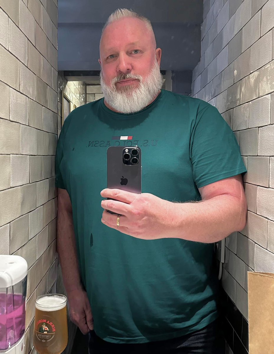 GarethMer's tweet image. These pictures are 2 years apart. I didn’t realise how big I’d got until I saw this picture on my Facebook memories