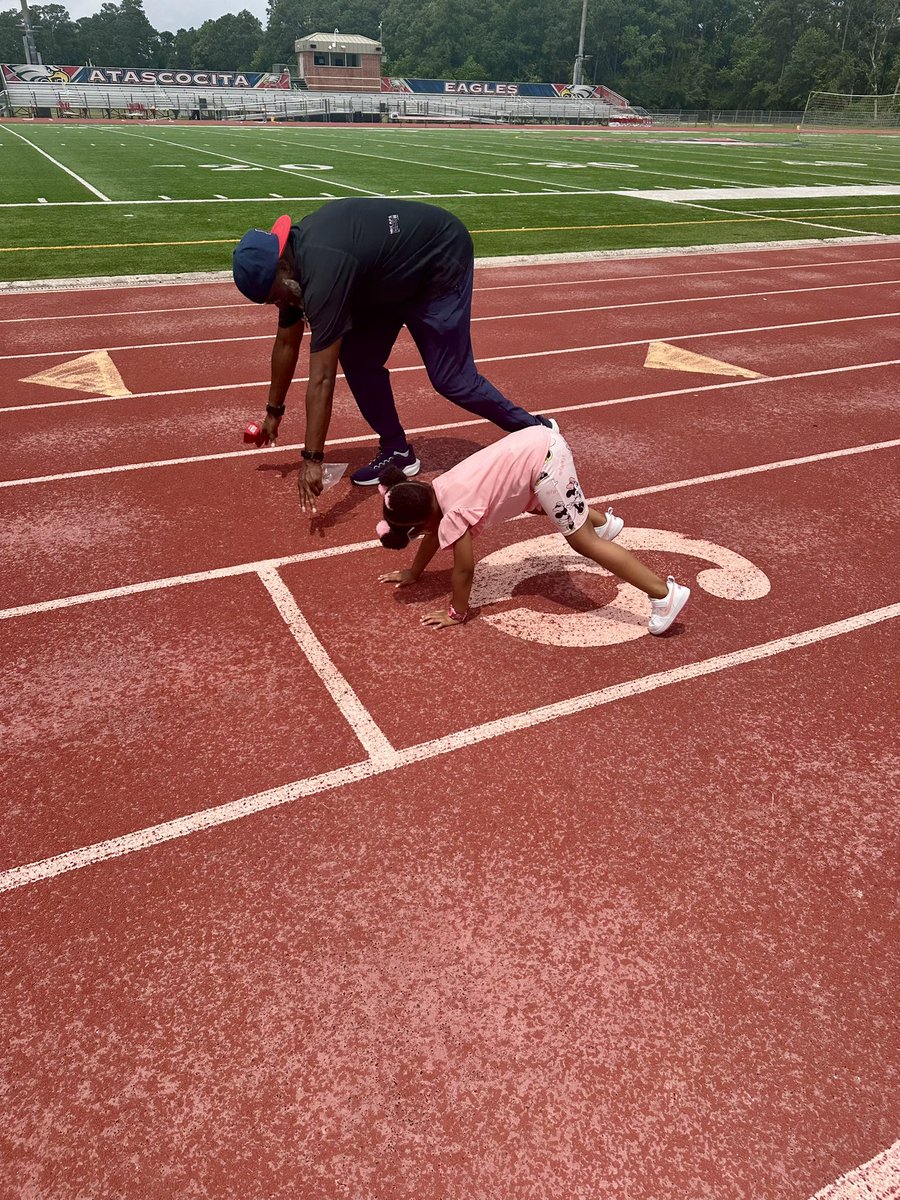 Lil Erv was observed actively recruiting his niece in Atascocita.

Unbeknownst to him, the real plan is for him to train Ava instead of her dad! 😂

Paid back from me training my nephew the last three years