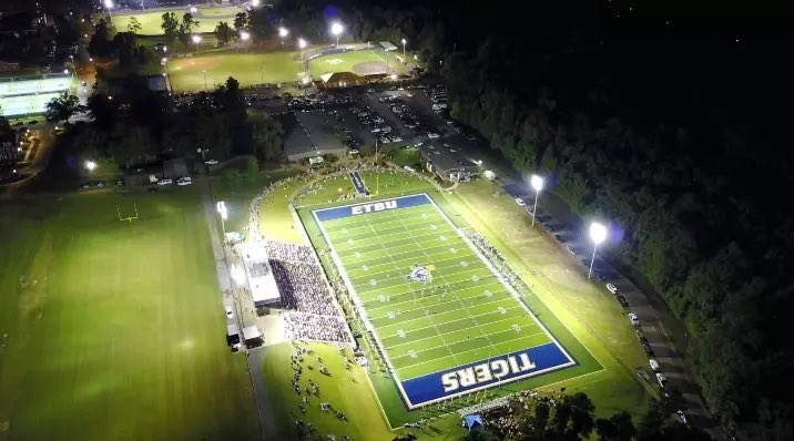 Brandon Krauskopf (@coach_kraus) on Twitter photo We appreciate <a href="/kinchen_donald/">Donald Kinchen</a> and <a href="/ETBU_Football/">ETBU Football</a> for coming by to recruit our players at Glenn HS. Go Tigers!
Recruit Glenn.
<a href="/TomGlennHS/">Tom Glenn High School</a> <a href="/GlennGrizFB/">GlennGrizGridiron</a> <a href="/GrizzlyFBFamily/">GlennGrizzlyFootballBooster</a> We appreciate <a href="/kinchen_donald/">Donald Kinchen</a> and <a href="/ETBU_Football/">ETBU Football</a> for coming by to recruit our players at Glenn HS. Go Tigers!
Recruit Glenn.
<a href="/TomGlennHS/">Tom Glenn High School</a> <a href="/GlennGrizFB/">GlennGrizGridiron</a> <a href="/GrizzlyFBFamily/">GlennGrizzlyFootballBooster</a>