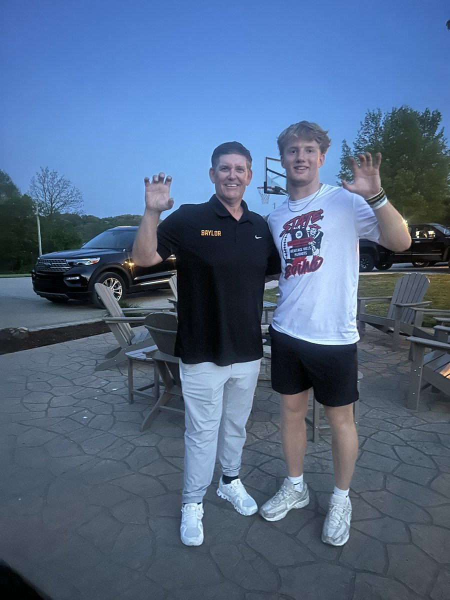 Tyler Ruxer (@tylerruxer) on Twitter photo Appreciate <a href="/CoachJLAnderson/">Jarrett Anderson</a> for making the trip up from Texas and eating supper with the family, looking forward to getting back to Waco!
<a href="/JakeSpavital/">Jake Spavital</a> <a href="/CoachDaveAranda/">Dave Aranda</a> <a href="/coach_wilk12/">Todd Wilkerson</a> Appreciate <a href="/CoachJLAnderson/">Jarrett Anderson</a> for making the trip up from Texas and eating supper with the family, looking forward to getting back to Waco!
<a href="/JakeSpavital/">Jake Spavital</a> <a href="/CoachDaveAranda/">Dave Aranda</a> <a href="/coach_wilk12/">Todd Wilkerson</a>