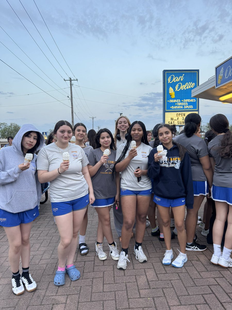 Super proud of our Steelmen Badminton Team!  Our last conference game was at Plainfield East.  V &amp; JV won 14-1.  Varsity ended the regular season with a 9-0 conference record.  💛🏸💙

We celebrated with some delicious ice cream at Dari Delite!  🍦