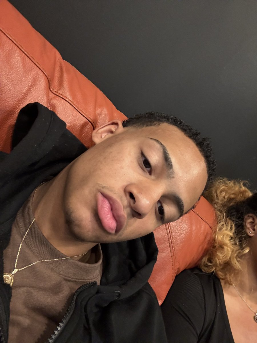 angel (@av_ng2) on Twitter photo 