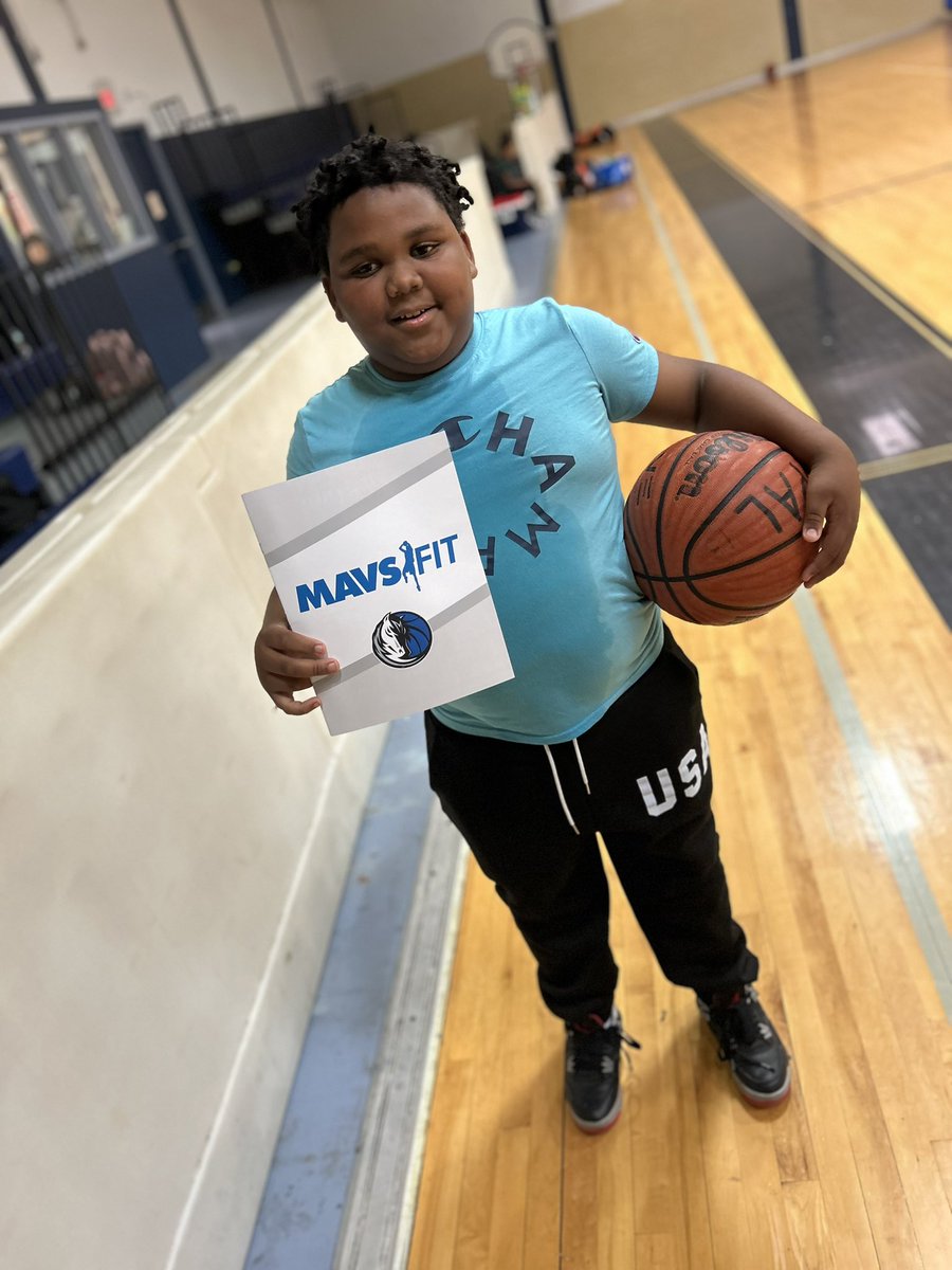 DallasPAL's tweet photo. The kids at #PALHOOPS left tonight with #MavsFit homework to bring back next Monday! 🏀 We truly appreciate everything our #community partner #Mavs provides to us! #BuildingBridges @MavsOffCourt https://t.co/0YCPTV9Fj6