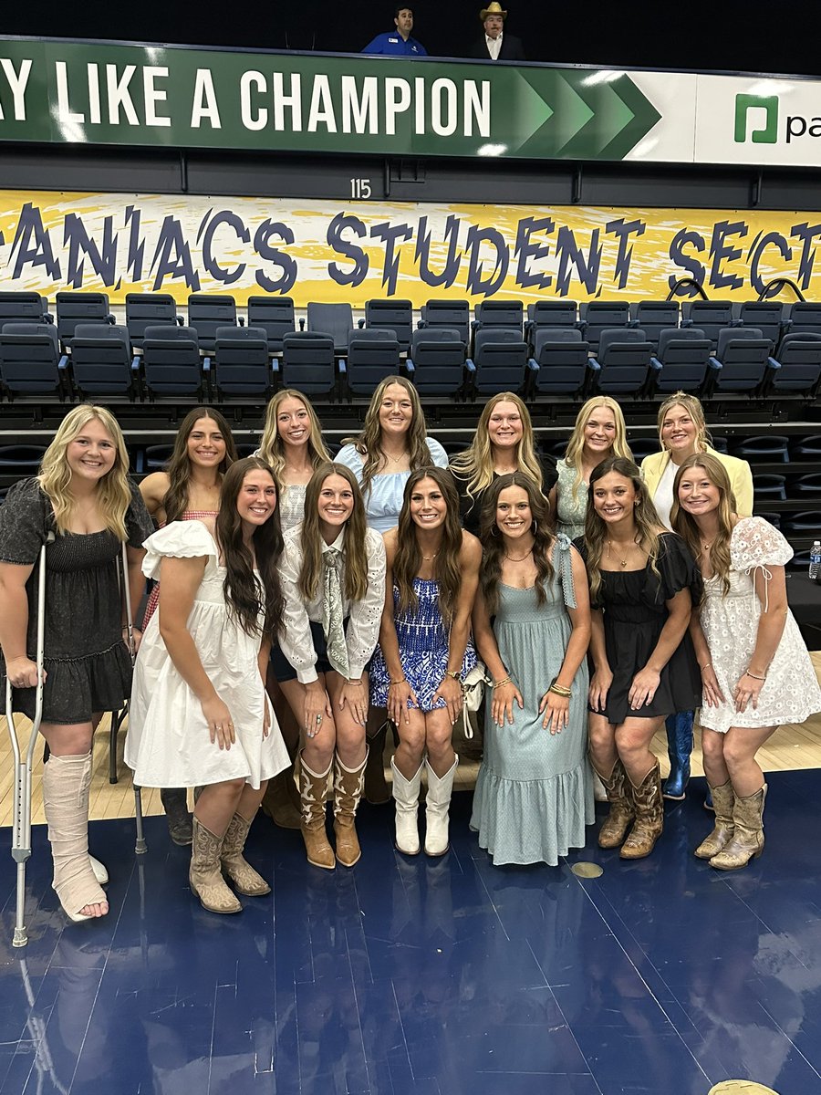 Great night celebrating our athletes at The Stampede Awards Banquet! Honoring hard work, dedication, and team spirit across the board!   #RollChos