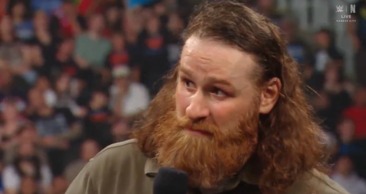 Sami Zayn tells Seth Rollins he will not take up his offer to leave RAW.

#WWERAW