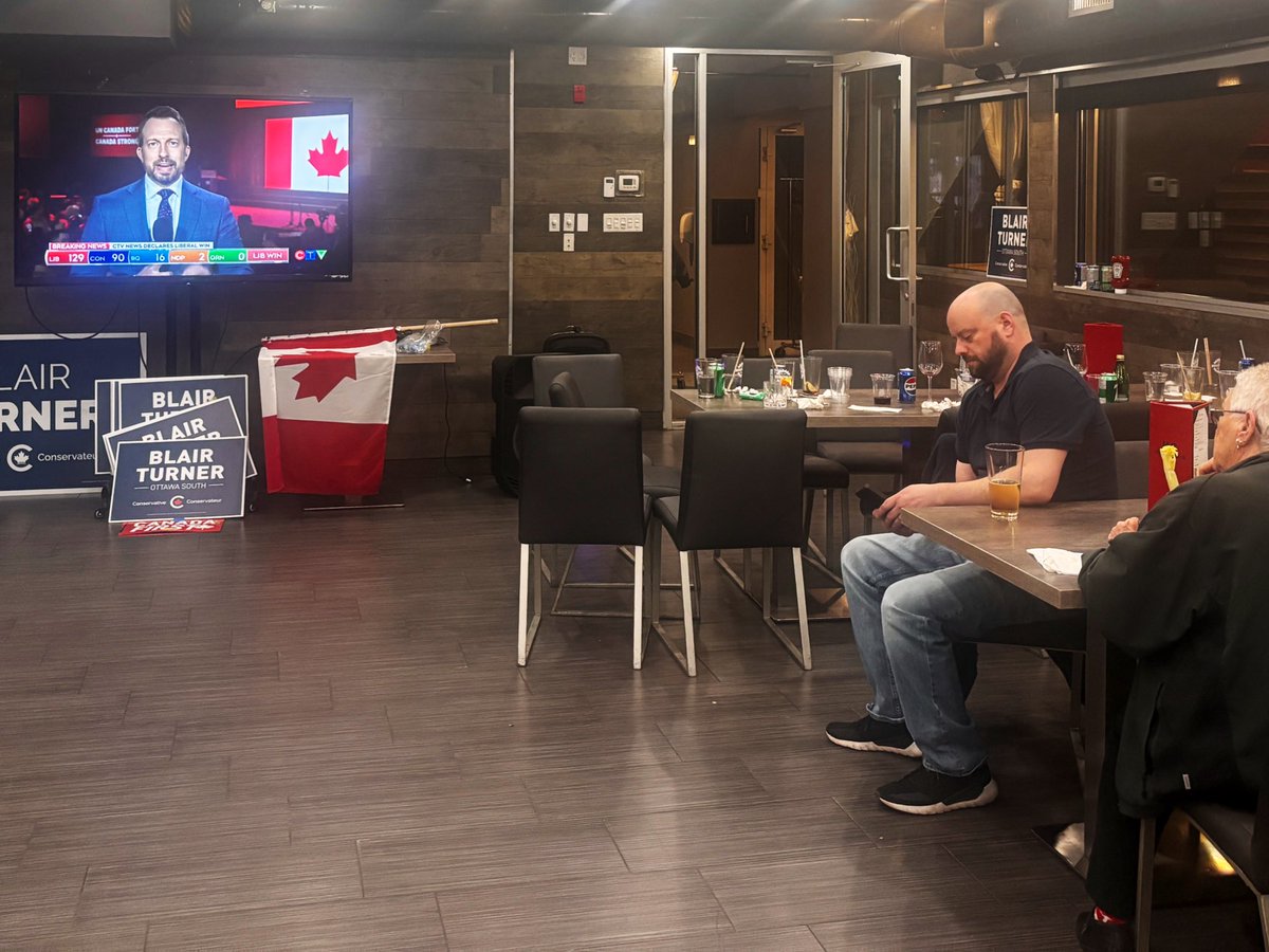 As a Liberals are declared the projected winners, attendees begin to leave Blair Turner’s campaign party in South Keys.
#canadavotes2025