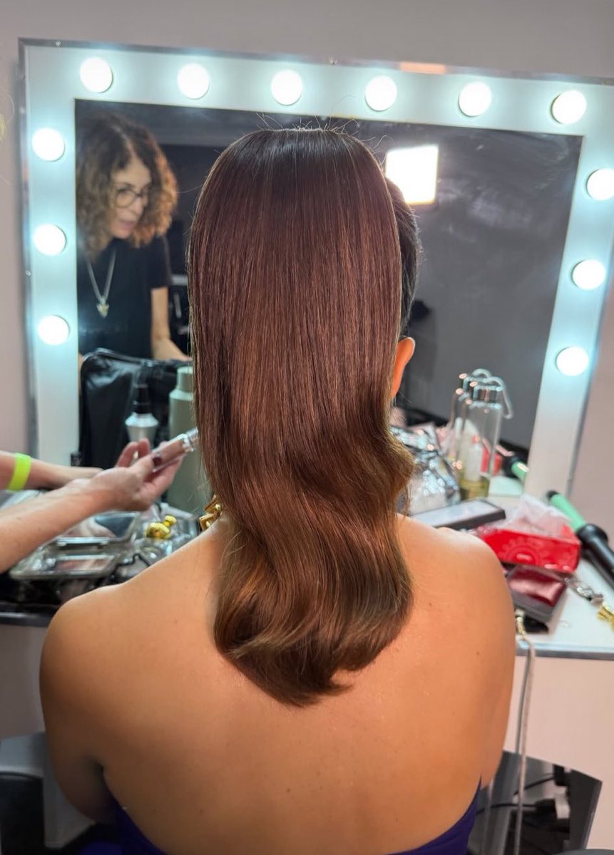 A MULHER ESTÁ UM LUXO! <a href="/SandyLeah/">Sandy Leah</a> já está pronta para o show de 60 anos da <a href="/tvglobo/">TV Globo 📺</a>. 

— #Sandy • #SandyLeah • #SandyEJunior • #TVGlobo60Anos