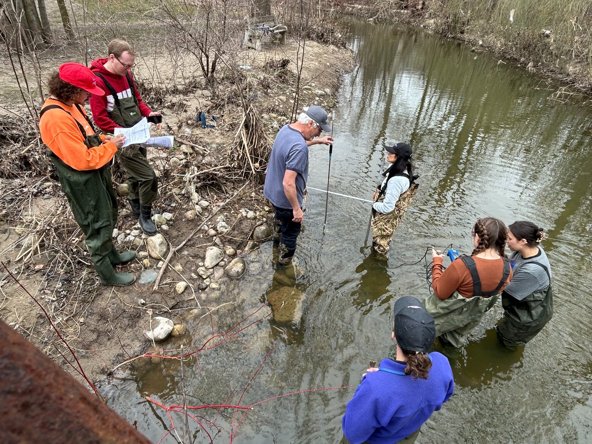 On Saturday, April 19th CRRC held its inaugural Aquatic Field Sampling Workshop sampling Laurel Creek in Waterloo Park. 
The workshop emphasized practical skills in aquatic sampling, field safety, and environmental monitoring. 

#WaterScience #Fieldwork #Waterloo