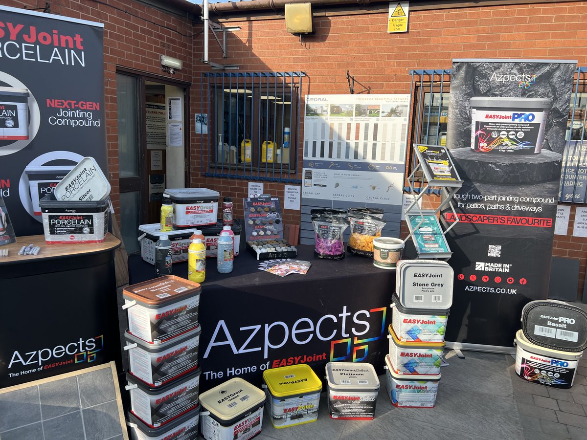 FrankKeyGroup's tweet image. We’ve got coffee, expert tips, and... Tom’s favourite mug! ☕ Come meet Tom &amp;amp; Anton from Azpects this morning at our Somercotes Branch. Don’t miss out on expert advice and awesome landscaping solutions. 🌿 #TradeMorning #Azpects #Tradies