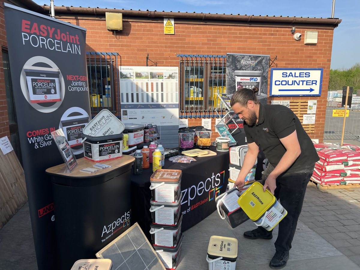 FrankKeyGroup's tweet image. We’ve got coffee, expert tips, and... Tom’s favourite mug! ☕ Come meet Tom &amp;amp; Anton from Azpects this morning at our Somercotes Branch. Don’t miss out on expert advice and awesome landscaping solutions. 🌿 #TradeMorning #Azpects #Tradies