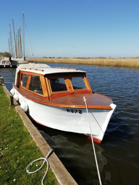 A perfect day for some fun on the water!

marthamboats.com