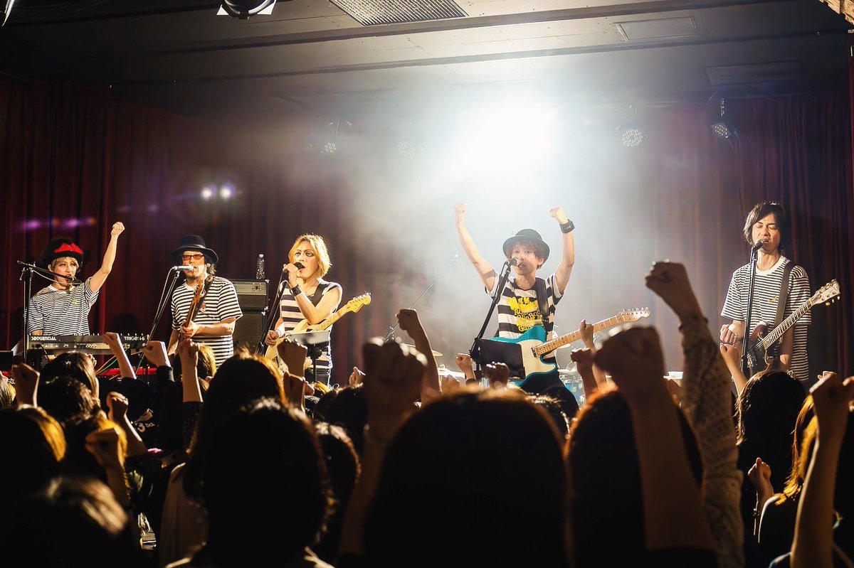 takahiroid's tweet photo. ROLLY &amp; 松本タカヒロ with magixx 

何度も胸が熱くなる
ROLLYさんと過ごした濃厚で長い年月がぎゅっと濃縮された特別な公演でした
magixx最高にイカしてた！

「Double Fantasy」
2024.4.28 TopBeatClub

#ROLLY
#松本タカヒロ
#magixx
#キタシンイチ
#Matty
#菅大智
#オオクボケイ https://t.co/C35tuKJObF