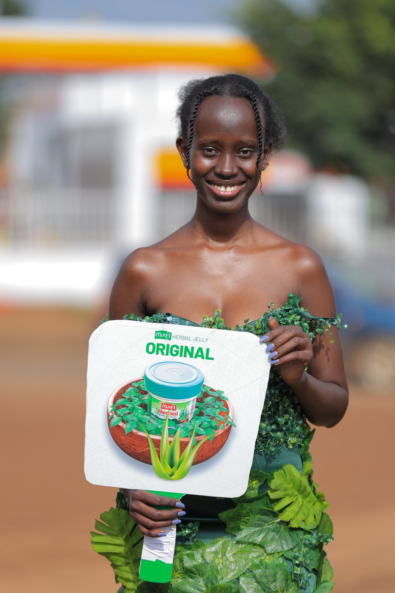 Thee dancing photographer tweet media