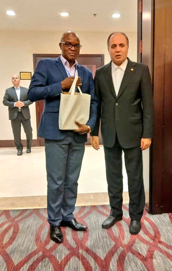 Le SP en charge de l'Agriculture et de l'Elevage au <a href="/BMineagrie/">BURUNDI/MINEAGRIE</a> a aussi rencontré le Ministre de l'Agriculture.Ils se sont échangé des cadeaux contenant notre meilleur #café de l'<a href="/ODECABDI/">OFFICE POUR LE DÉVELOPPEMENT DU CAFÉ DU BURUNDI</a> et ont échangé sur le renforcement de la coopération agricole entre le #Burundi et l'#Iran.