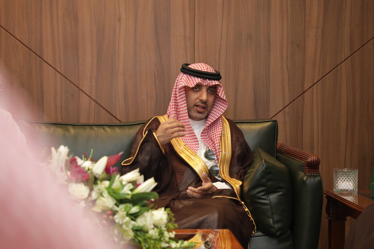 Alahsamun's tweet photo. م.خالد الدغيثر وكيل وزارة البلديات والإسكان للأنظمة والشؤون القانونية، يلتقي أمين #الأحساء م.عصام الملا للاطلاع على خطط سير أعمال الشؤون القانونية بـ #أمانة_الأحساء. https://t.co/I5t6E1Ayqe