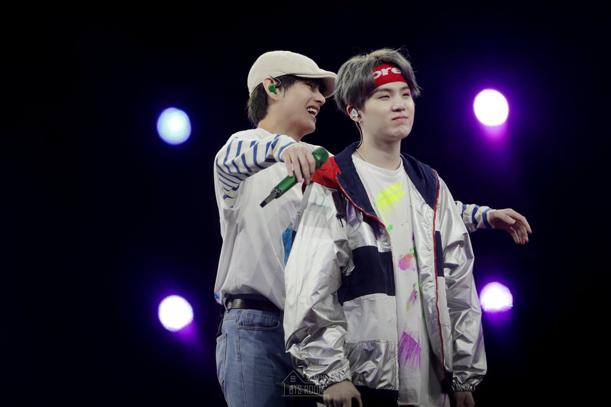 thv951230_'s tweet photo. 190615-16 BTS 5TH MUSTER ［MAGIC SHOP］ Busan 

#방탄소년단 #BTS #防彈少年團 #5THMUSTER #슈가 #SUGA #윤기 #yoongi #玧其 #뷔 #V #태형 #泰亨 
@BTS_twt https://t.co/0lsYSC92ue