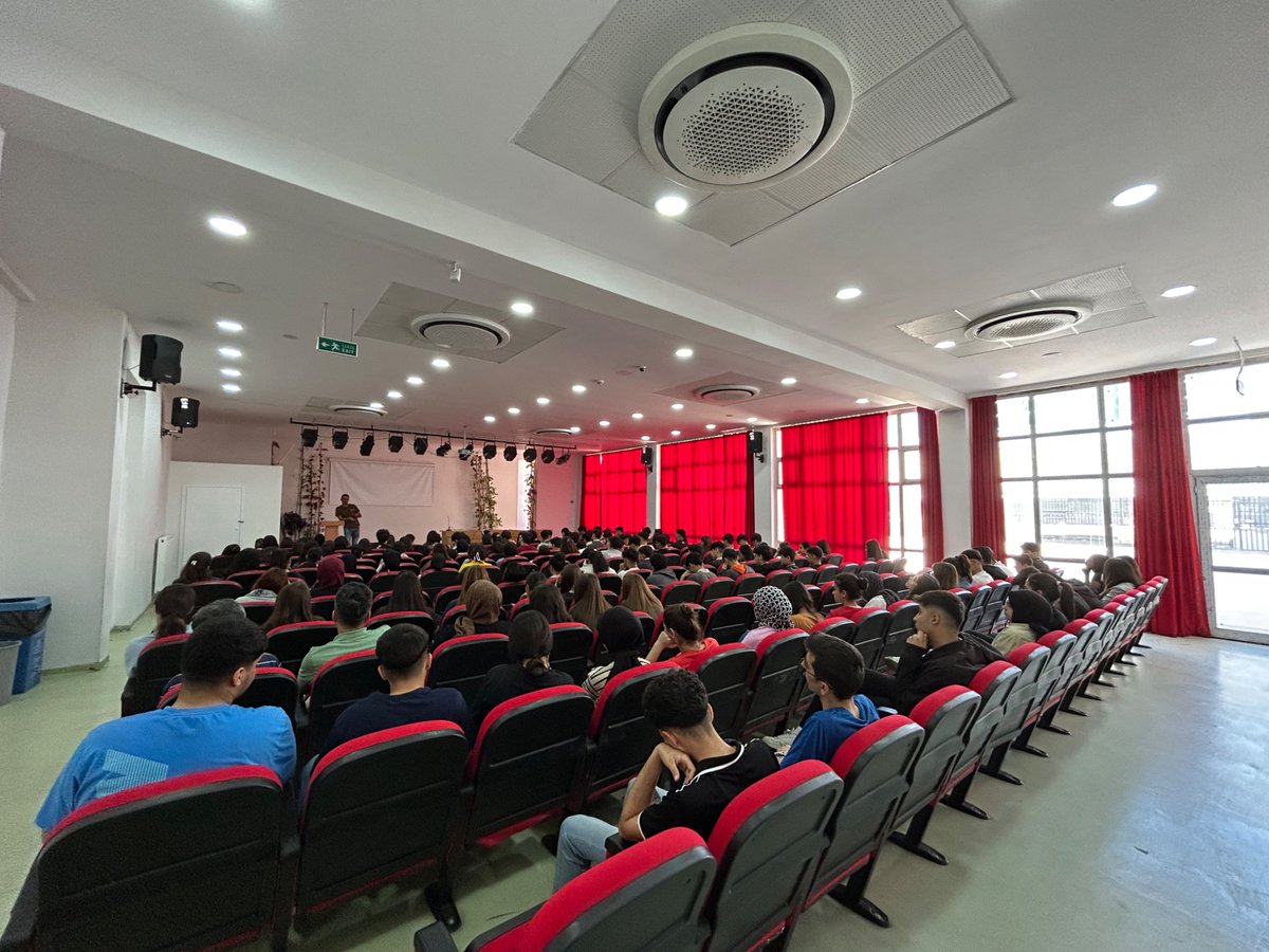 Üniversite tanıtım günleri kapsamında öğrencilerimize meslek eğitimi verdik. Emeği geçenlere teşekkür ederiz <a href="/meb_ogm/">Ortaöğretim Genel Müdürlüğü</a> <a href="/Diyarbakirmem/">Diyarbakır İl Millî Eğitim Müdürlüğü</a> <a href="/kayapinarmem/">Kayapınar İlçe Millî Eğitim Müdürlüğü</a> <a href="/Murat4Kucukali/">Murat Küçükali</a> <a href="/Kayahansubasi/">Kayahan Subaşı</a>