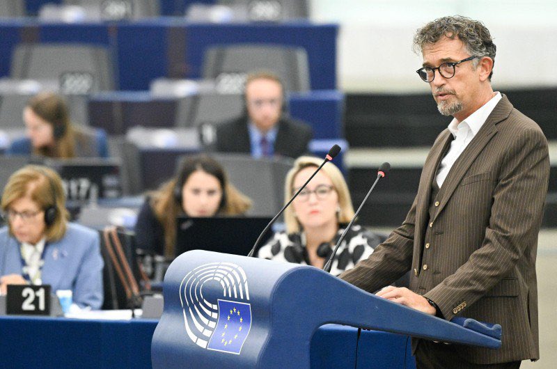 ‼️🇪🇺 EU-Abgeordneter darf Corona-Impfstoffverträge nicht einsehen

Der Europaabgeordnete Friedrich...