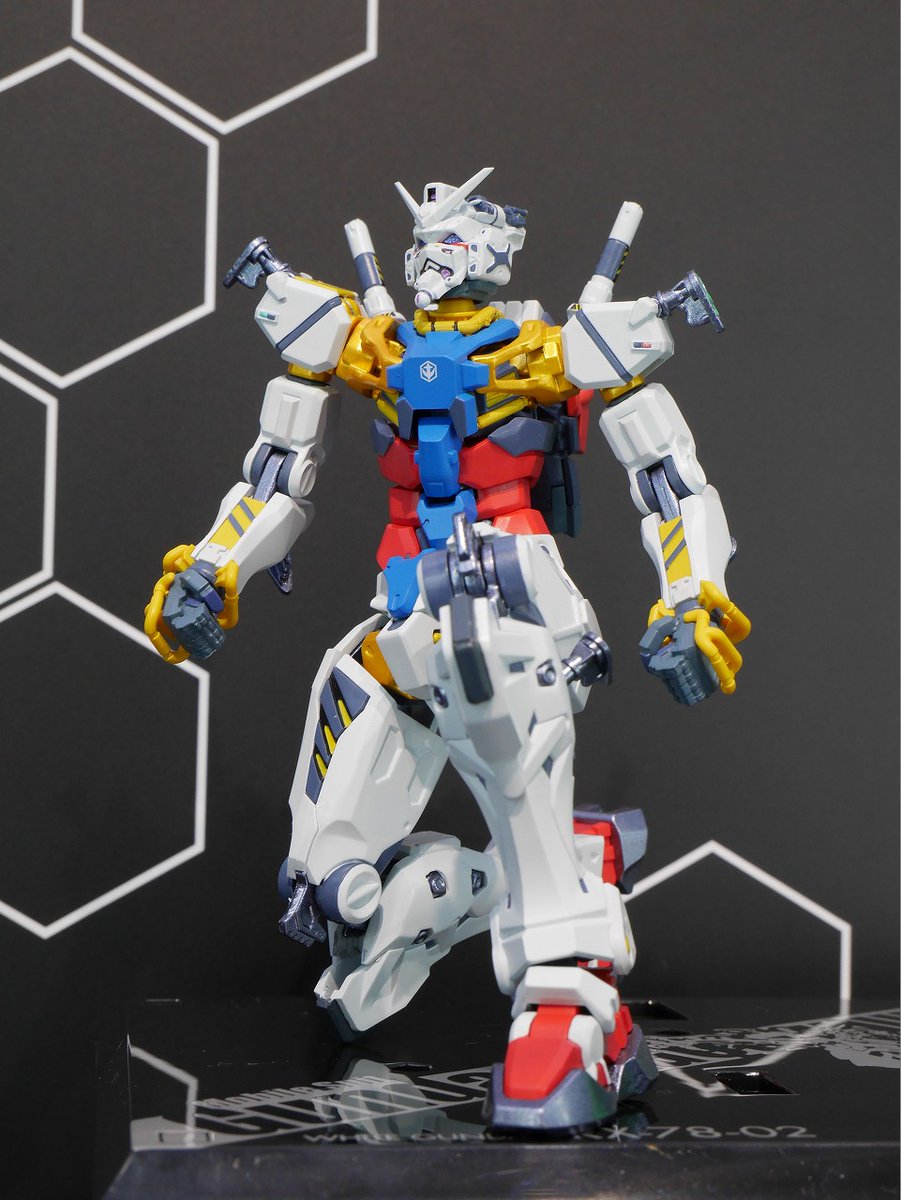 ガンダム　バズーカ　フィギュア ダイキャストをふんだんに使用しメカとしてのリアルな金属感