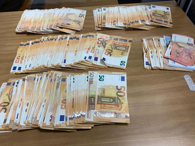 Emobbasta2020's tweet photo. Kit di sopravvivenza
#Spain #SpagnaDown #Spagna https://t.co/i32oyDFVdn