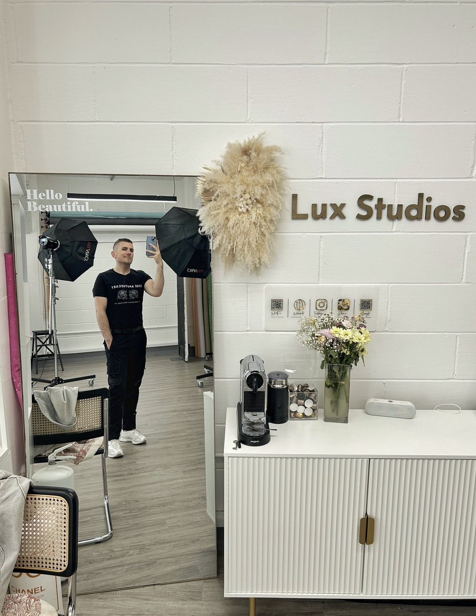 TomDingleyPhoto's tweet photo. Back in the studio and taking bookings 📸#studiophotoshoot #photoshoot #portraitphotographer #luxstudioslondon #bermondsey #londonphotographer https://t.co/iwyp80NBOv