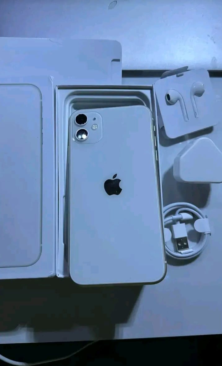 arsreads's tweet photo. WTS iphone 11 white  ex inter 

jual cepat aja ya ges🤩
- BH 98%
- adaptor + headset 
- body mulus 
- pemakaian baru 1 bulan 

HTM = 1,800
boleh DP dulu ya ges, yang mau nanya nanya bisa DM aku https://t.co/TuPFU0WzwF