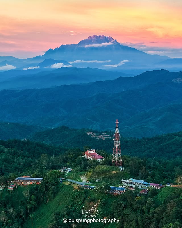 Mount Kinabalu from Kokol Hill, Kota Kinabalu 🌄

📍 Kokol Hill, Sabah

Word &amp; photo by @louispungphotography

#exploresabah #KKCity