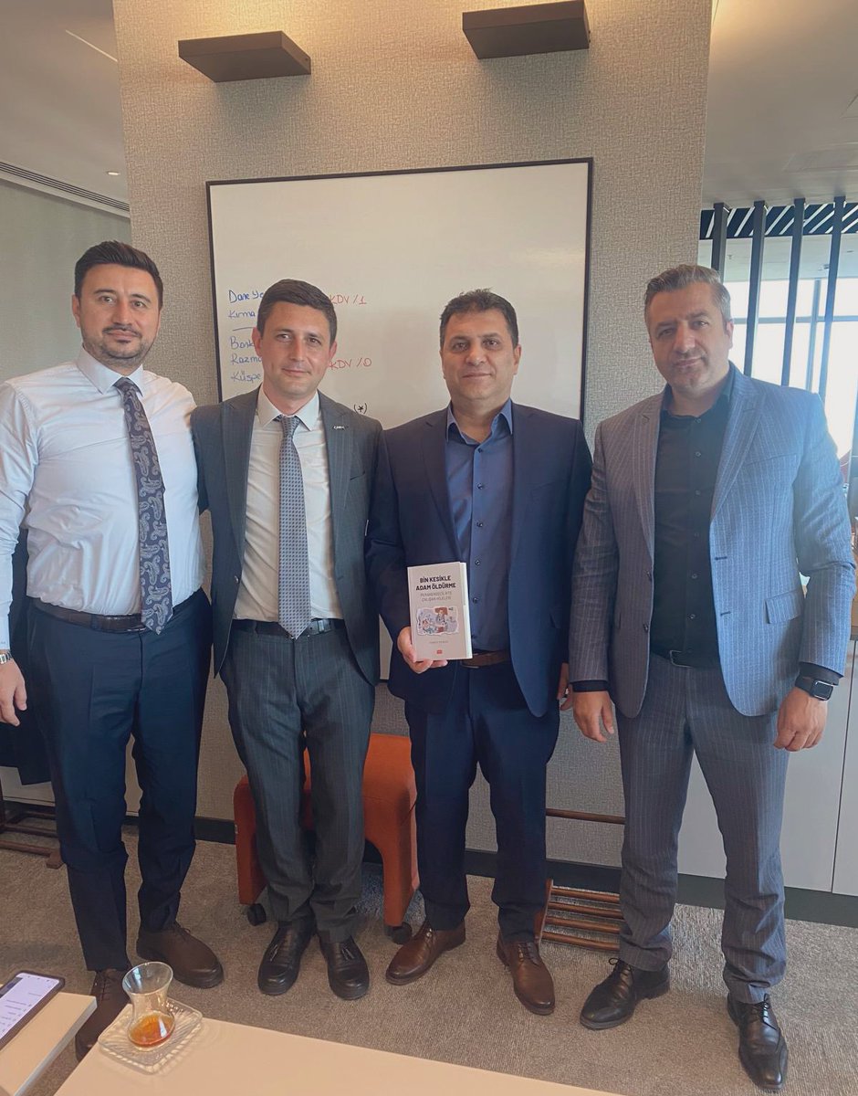 Kıymetli arkadaşım <a href="/canercengiz06/">Metehan Cengiz</a> in yöneticilik tecrübelerini aktardığı #BinKesikleAdamÖldürme kitabı tüm D&amp;R mağazalarında… 

#D&amp;R #Kitap #Hile #Yönetici #Perakende