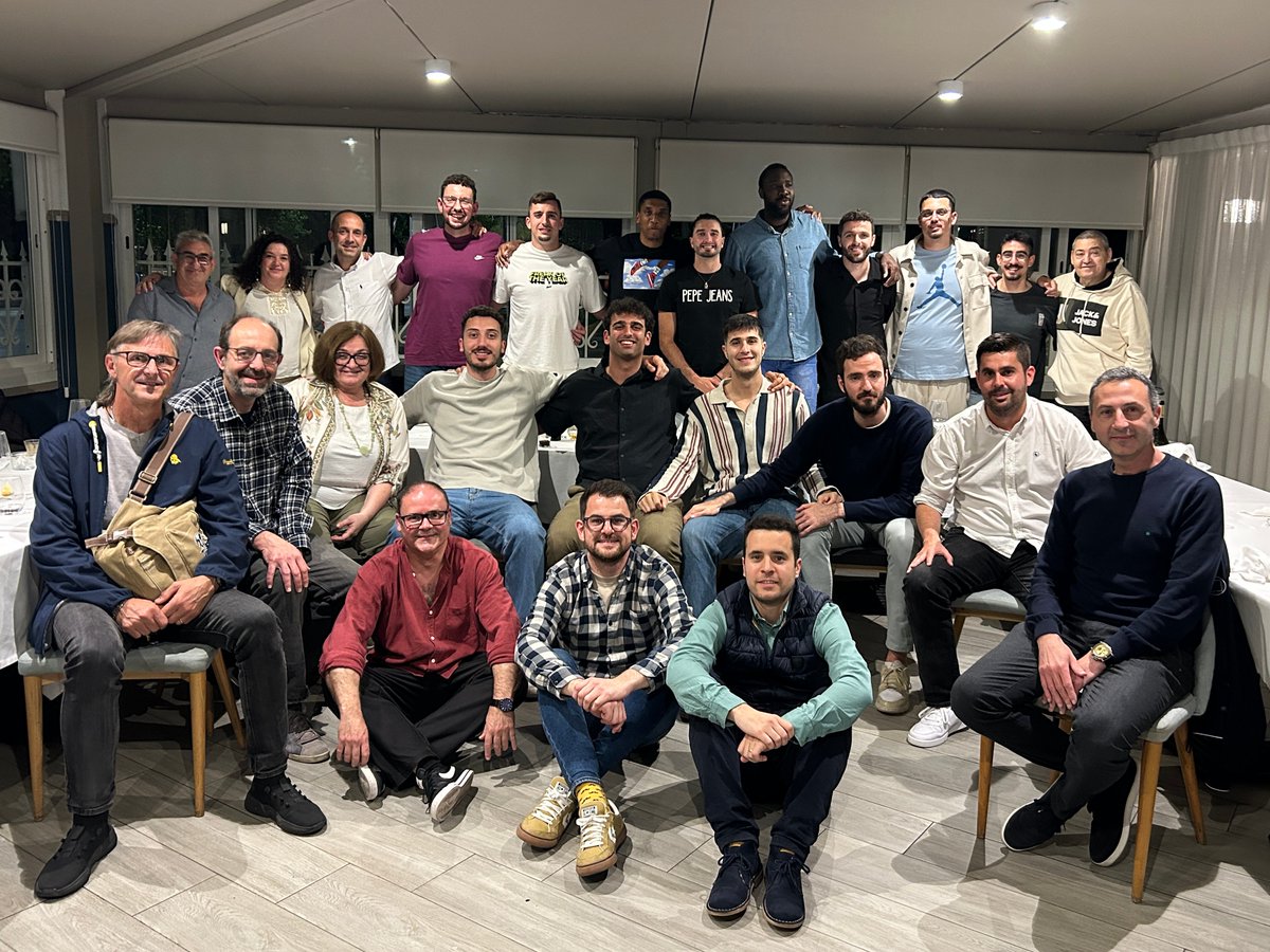 UPBGandia's tweet photo. 𝟭º 𝗘𝗤𝗨𝗜𝗣𝗢 | 🏀
🍍𝗙𝗮𝗺𝗶𝗹𝗶𝗮.
🫂 𝗛𝗮𝘀𝘁𝗮 𝗹𝗮 𝘁𝗲𝗺𝗽𝗼𝗿𝗮𝗱𝗮 𝗾𝘂𝗲 𝘃𝗶𝗲𝗻𝗲.
🔜𝗘𝗻𝘀 𝘃𝗲𝗶𝗲𝗺 𝗮𝗹 𝘀𝗲𝘁𝗲𝗺𝗯𝗿𝗲.
#UNITSCREIXEM 💜
#PROINBENI 🏗️ #EMBALPACK📦 @vickyfoods 🍞 #HyundaiAutoalmenar🚘 #FAMILYCASH 🛒 @fbcv_es https://t.co/9QkcyB3U9L