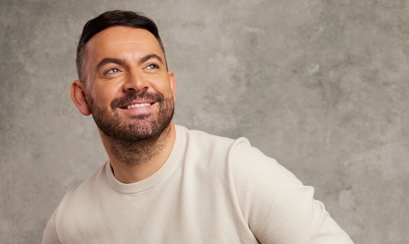West End Best Friend (@westendbf) on Twitter photo 🎭 ALBUM RELEASE 🎭
TV star and internationally renowned vocalist, <a href="/thebenforster/">Ben Forster</a>, will release his brand new studio album ‘Musical’s Greatest Hits’ on 10 October through Westway Music, it has been announced.
westendbestfriend.co.uk/news/west-end-… 🎭 ALBUM RELEASE 🎭
TV star and internationally renowned vocalist, <a href="/thebenforster/">Ben Forster</a>, will release his brand new studio album ‘Musical’s Greatest Hits’ on 10 October through Westway Music, it has been announced.
westendbestfriend.co.uk/news/west-end-…