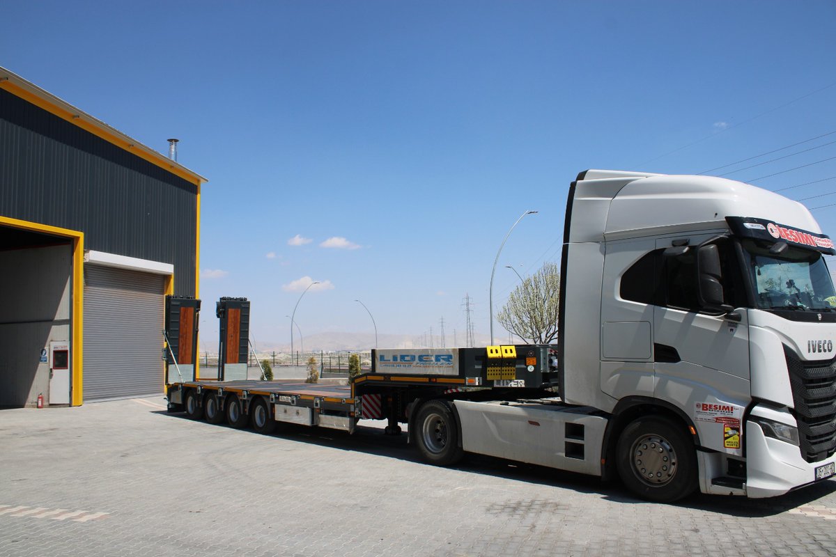 New Lowbed Semi-trailer with Double Hydraulic Ramp System 

#enesgroup
#lidertrailer
#Lowbed