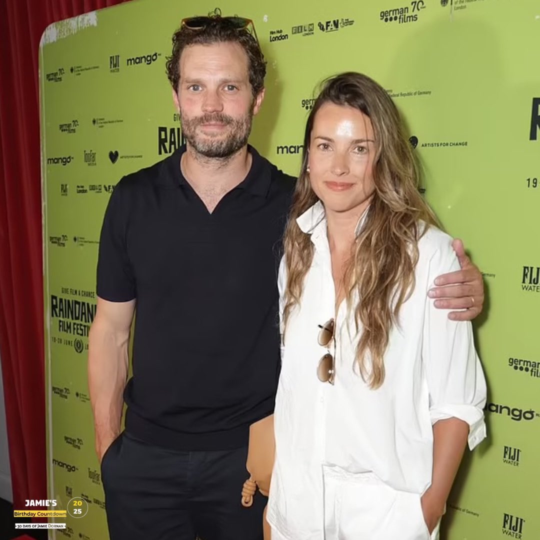 JDornanSourceUK's tweet photo. Day 29 β’ Favourite Female Costar
-
-
#JamieDornan #30DaysOfJamieDornan #AmeliaWarner https://t.co/vnDmV3Axhb