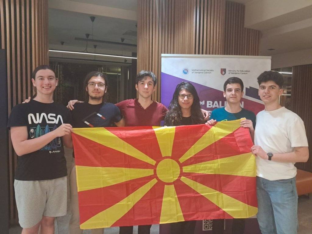 Злато, сребро и три бронзи за Македонија🇲🇰!
Македонските математичари кои настапија на 42-та Балканска математичка олимпијада 2025 во Сараево, 🇧🇦 постигнаа одличен успех:

🥇Дамјан Давков
🥈Алексиј Тасиќ
🥉Бранко Јангеловски
🥉Леонид Тодороски
🥉Ивано Божиновски

Браво момци!