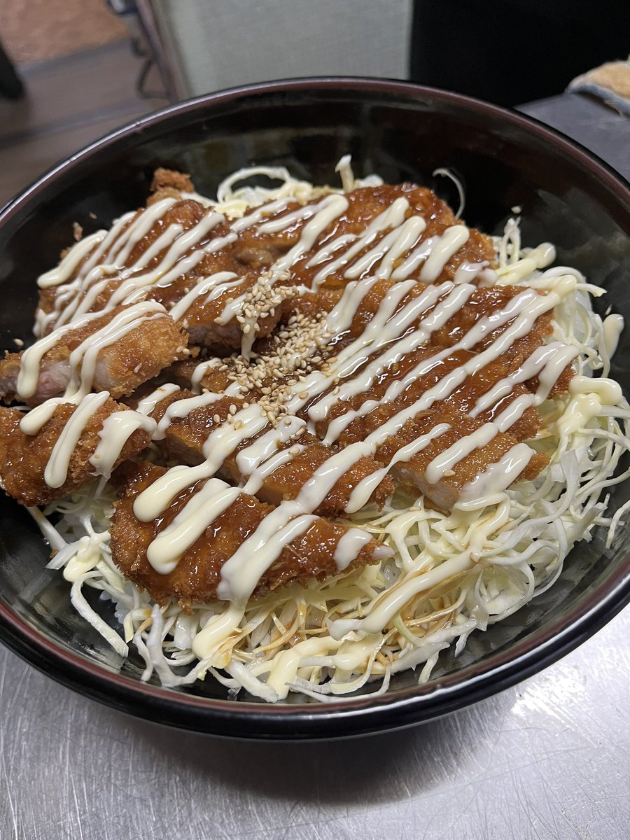 movecustom22's tweet photo. ゴールデンウィーク中は5月4日5日
お休みさせていただきます🙇🏻
#かみふらの #味の店松月 #松月 #タレカツ丼 #お知らせ #syougetsu #shogetsu https://t.co/0xwipDps8U