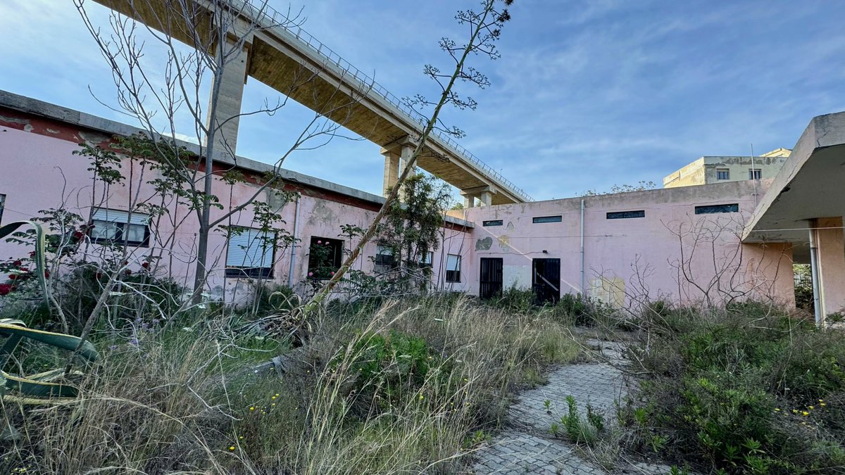 metisnews2's tweet image. 🏗️ Riqualificazione e riflessione: Reggio Calabria avanza. #ReggioCalabria #Riqualificazione #LeVele #DipendenzeDigitali #SmartphoneAddiction #BenessereGiovani #Educazione #Sostenibilità #Inclusione #ComuneDiReggioCalabria ↓ metisonline.org/2025/04/29/riq…