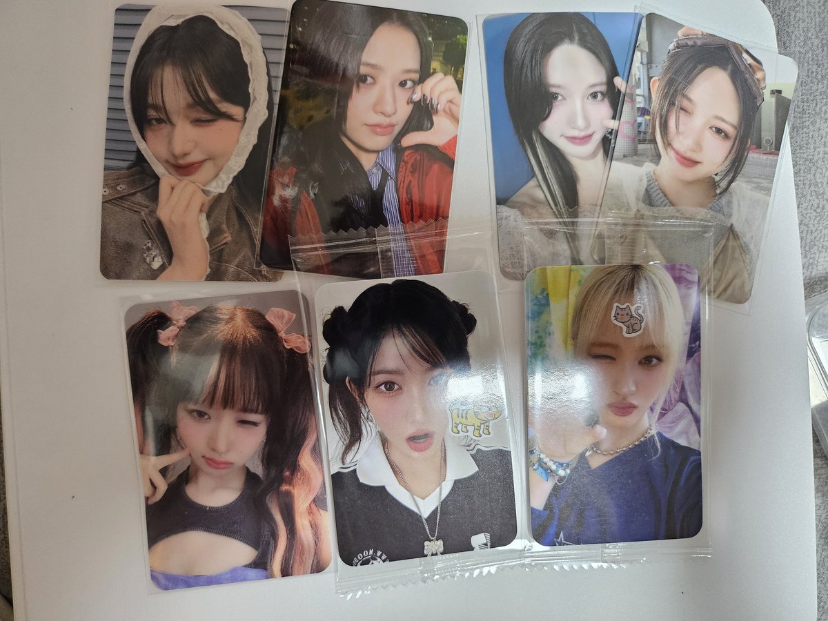 기부니가 안좋아 여는 소소한 #RT+#Follow 이벤트‼️
#RT+#Follow 까지 해야 참여완료

‼️일회성 팔로우는 당첨에서 제외‼️

✅️원하는 멤 적어주세용
(가을이는 2개포카가 한세트에요)
✅️랜덤 두분 뽑아요
👉당발은 5월 안으로 rt 30되면 뽑아요 
5월안으로 rt 30 실패시 참저삭⭕️
다이브한정⭕️