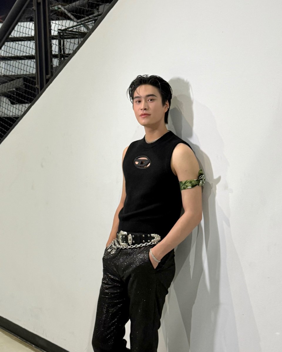 F4CS's tweet photo. Congrats ด้วยนะเจ้าหนู sexy ขี้เล่น 🖤♥️

GEMINI IG 4M FOLLOWERS
#4MLoveEmbraceGemini https://t.co/Tyb2LlznGM