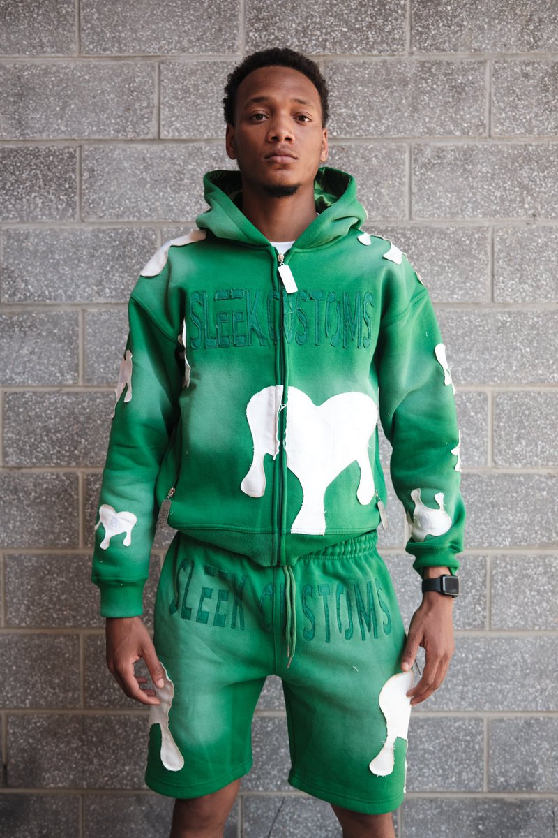 SleekCustoms's tweet image. Which fit you choosing? 🔥🔥🔥