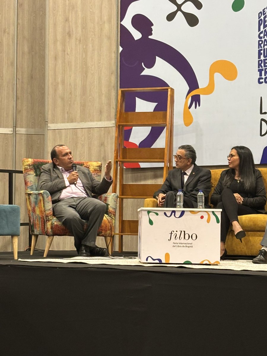 HospitalUNAL's tweet photo. 2do conversatorio en el marco de la presentación de los ECBE en FILBO. Autores hablaron sobre la cultura de la evidencia y la experiencia clínica que estos documentos proyectan hacia los desenlaces en salud, la formación e investigación.
#ECBE un sello @MedicinaUNAL HUN https://t.co/OBZDRIrdTY