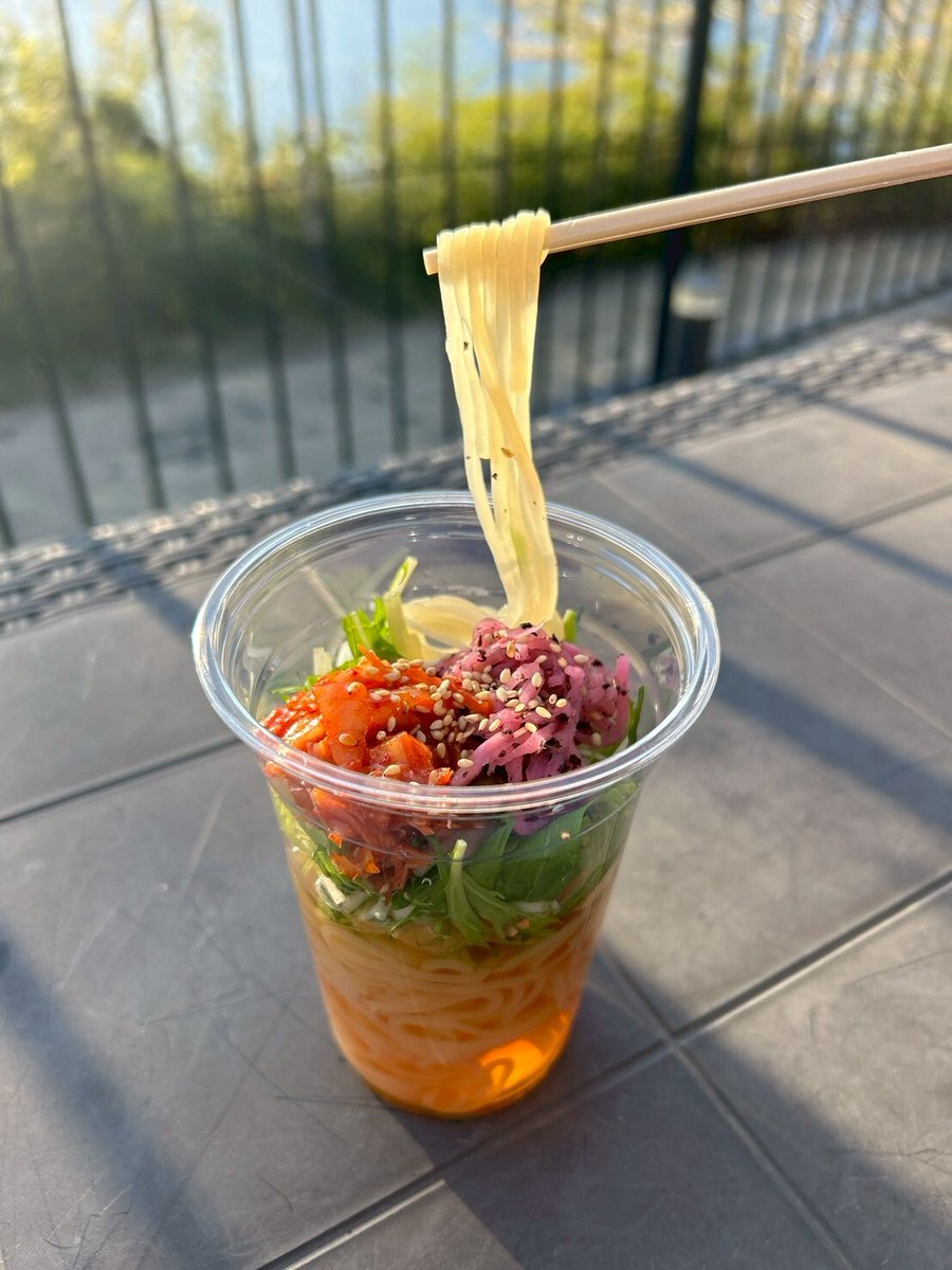 sateenkaari 夏の新メニュー🍨// □カップde冷麺 890円（税込） 散歩し