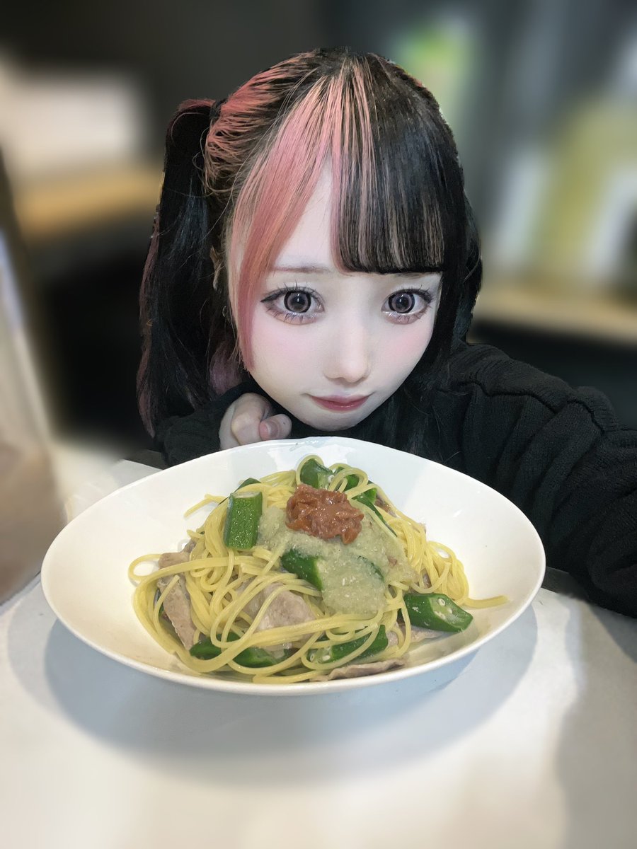cafe2_Quest's tweet photo. 2025/4/29(火)

【日替わり】
豚とオクラの梅おろしパスタ

【 本日のデザート】
ランダムケーキ

勇者様のご来店お待ちしております⚔🛡
#cafe2_Quest #勇者 #レベ上げ #ゲーム世界 #大須 #大須コンカフェ #勇者飯

@roze_Quest https://t.co/p0JEHfkq0E