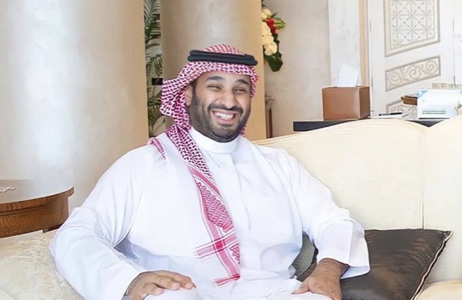 معك سيدي أصبح طموحنا و اهدافنا تعانق السحب و النجوم ✨
الله يحفظك الله و يرعاك ❤ #محمد_بن_سلمان