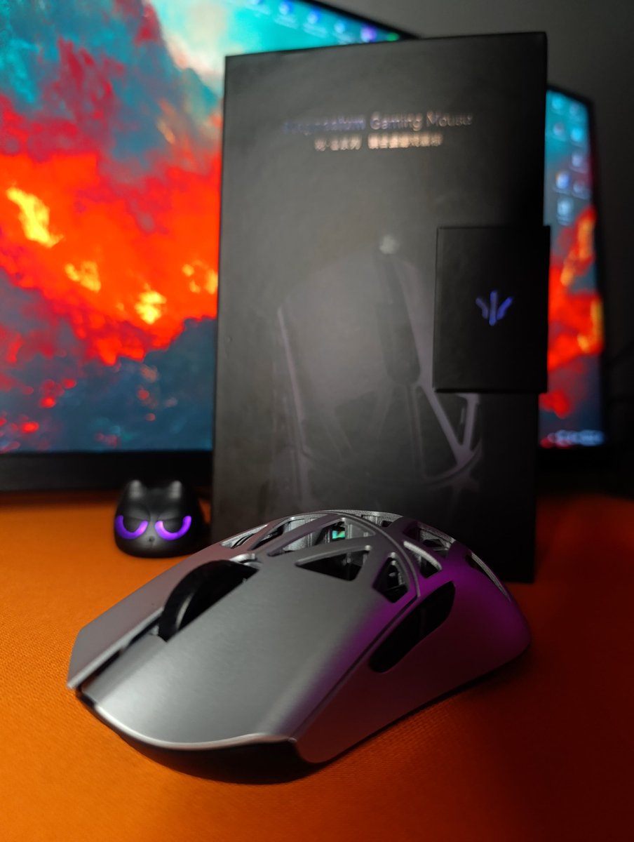 le1rbagx24's tweet photo. WLMouse Beast X Pro Silver - Solid Sides @wlmouseofficial @WlmouseJPN
𝘐 𝘢𝘳𝘳𝘪𝘷𝘦 𝘩𝘰𝘮𝘦 🇵🇪
#Wlmouse #BeastXPro https://t.co/pOquPKh2zq