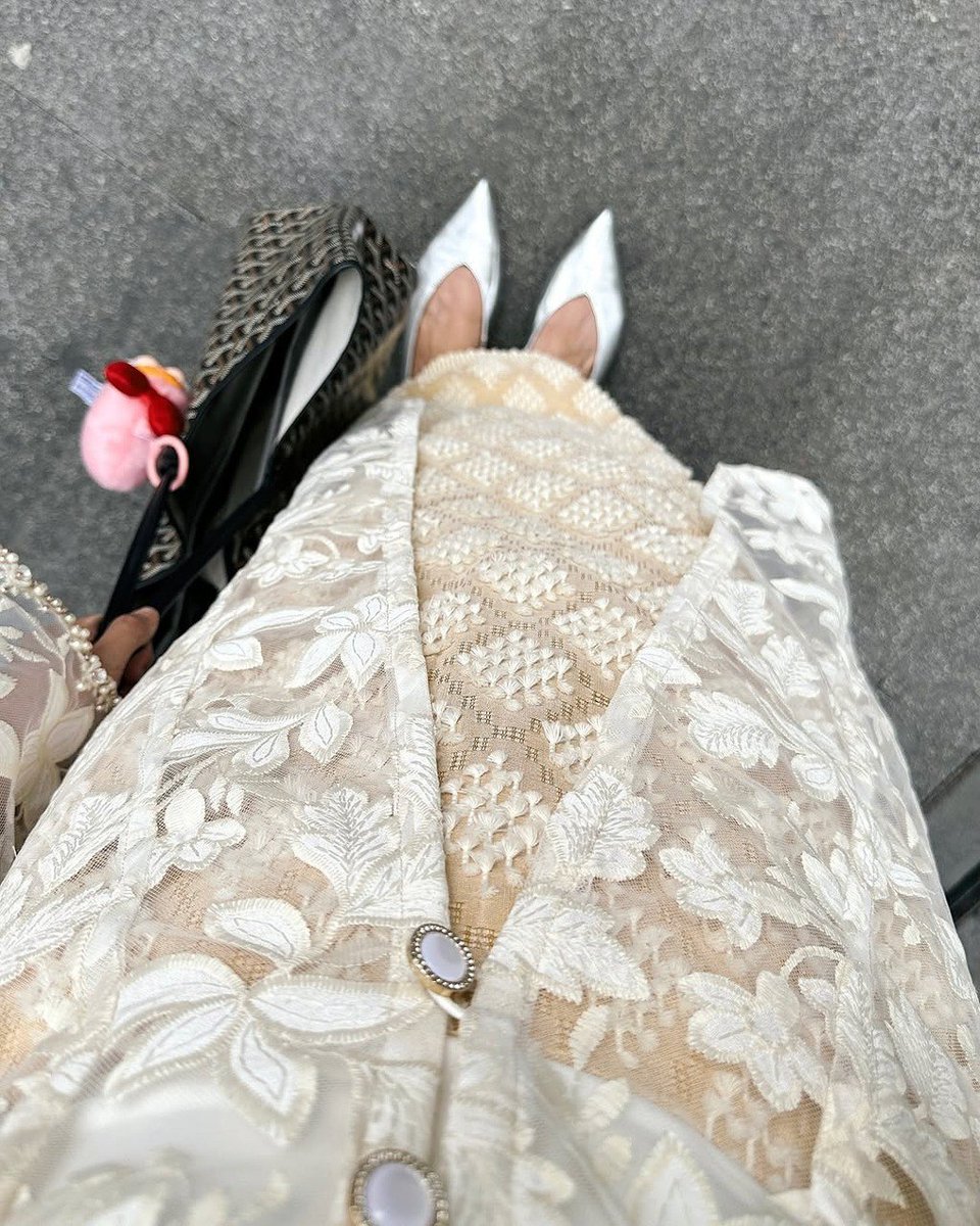 antighosting20's tweet photo. mending terlambat daripada ngga tau sama sekali store ini. mau spill kebaya dari yg looknya simple sampai mewah ada semua. save dulu yg mau wisuda, lamaran, atau buat kondangan juga boleh juga🌟💓 https://t.co/yc7h5aNd4h