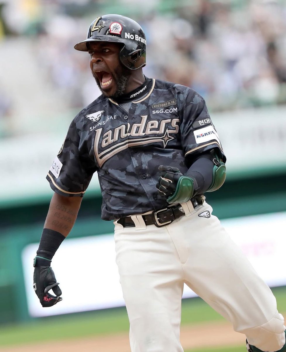 A11Bets's tweet photo. FREE KBO PLAY OF THE DAY 🇰🇷🇰🇷

🔓 300 LIKES + RETWEETS ASAP 🔓

16-3 HISTORIC KBO RUN (84.21%) 👑

GOAT COLLAB @DirtyBubbleBets 🐐

Need a Book? DM @Play_Texan 🔥🔥 https://t.co/RxmN7zKTWQ