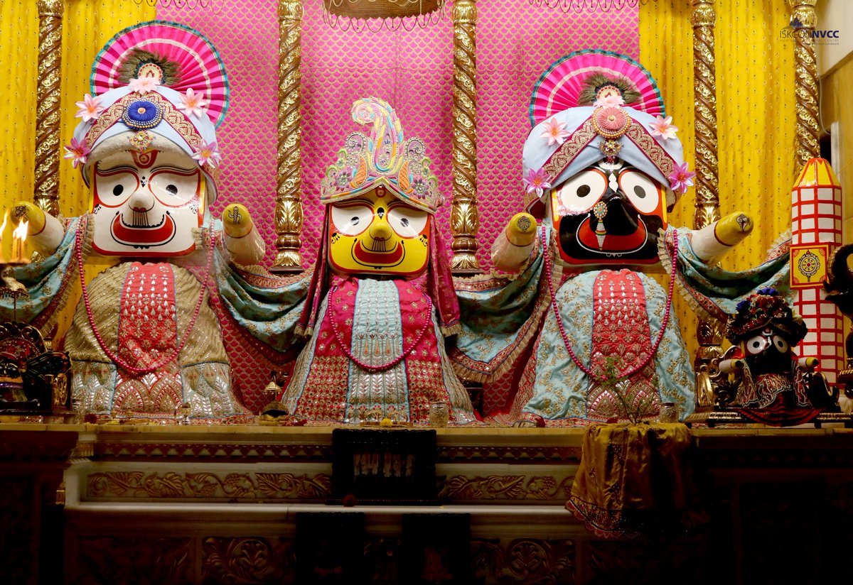 ISKCONPune's tweet photo. 🌷Mangal Arati Darshan🌷🗓29/04/2025🙏🚩@ISKCONNVCCPune🚩
.
.
#ISKCON #ISKCONNVCC #ISKCONNVCCPune #ISKCONPune
#29thapril #29thapril2025 #Tuesday #Vrindavan
#Harinaamsankirtan #Radheshyamdas #Radheradhe
#Sankirtan #Kirtan #Mayapur #Prabhupada #iskconmandir
#GVE #Govardhan https://t.co/vXo70cRObJ