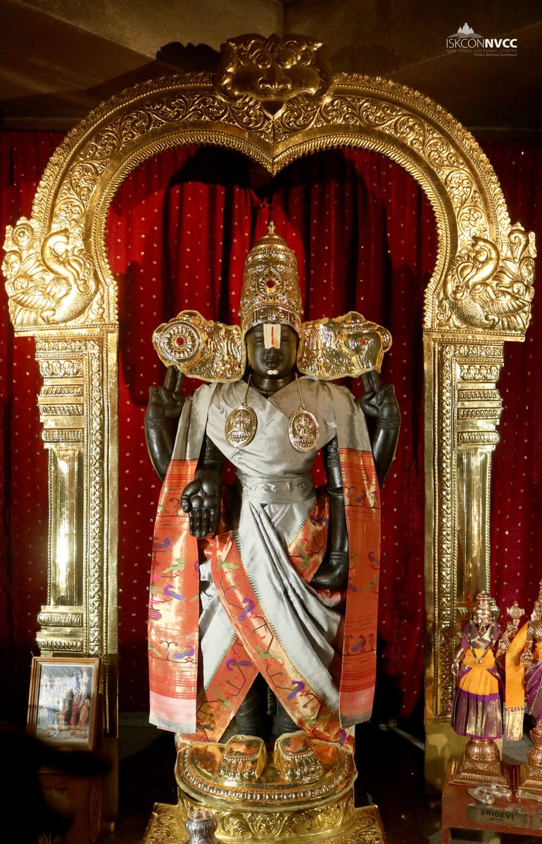 ISKCONPune's tweet photo. 🌷Mangal Arati Darshan🌷🗓29/04/2025🙏🚩@ISKCONNVCCPune🚩
.
.
#ISKCON #ISKCONNVCC #ISKCONNVCCPune #ISKCONPune
#29thapril #29thapril2025 #Tuesday #Vrindavan
#Harinaamsankirtan #Radheshyamdas #Radheradhe
#Sankirtan #Kirtan #Mayapur #Prabhupada #iskconmandir
#GVE #Govardhan https://t.co/vXo70cRObJ