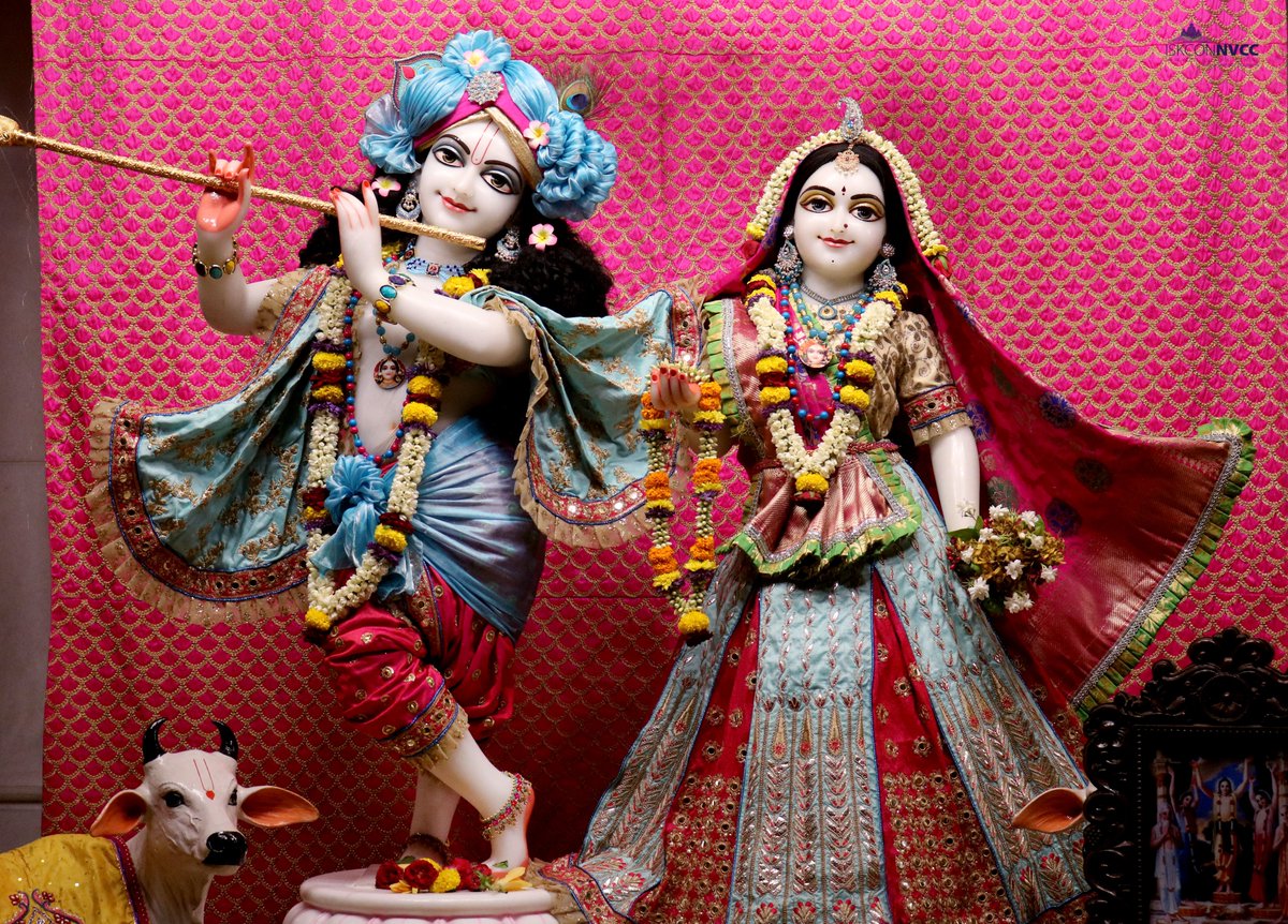 ISKCONPune's tweet photo. 🌷Mangal Arati Darshan🌷🗓29/04/2025🙏🚩@ISKCONNVCCPune🚩
.
.
#ISKCON #ISKCONNVCC #ISKCONNVCCPune #ISKCONPune
#29thapril #29thapril2025 #Tuesday #Vrindavan
#Harinaamsankirtan #Radheshyamdas #Radheradhe
#Sankirtan #Kirtan #Mayapur #Prabhupada #iskconmandir
#GVE #Govardhan https://t.co/vXo70cRObJ