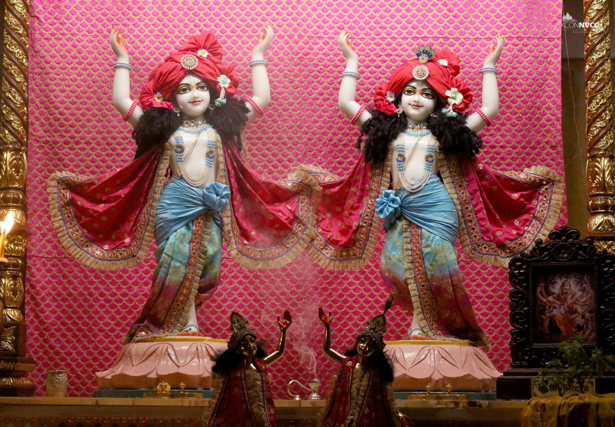 ISKCONPune's tweet photo. 🌷Mangal Arati Darshan🌷🗓29/04/2025🙏🚩@ISKCONNVCCPune🚩
.
.
#ISKCON #ISKCONNVCC #ISKCONNVCCPune #ISKCONPune
#29thapril #29thapril2025 #Tuesday #Vrindavan
#Harinaamsankirtan #Radheshyamdas #Radheradhe
#Sankirtan #Kirtan #Mayapur #Prabhupada #iskconmandir
#GVE #Govardhan https://t.co/vXo70cRObJ