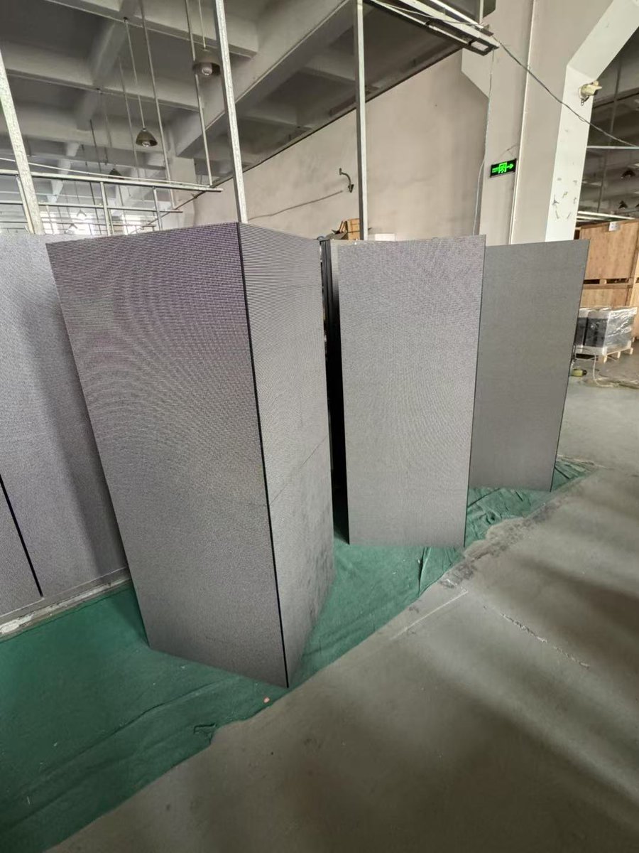 TracyHu16's tweet photo. P5 outdoor #45degree #92degree #rightangle #ledpanel #customized #leddisplsy #ledscreen #ledvideowall #cuztomized #dube #cubeled
Call/WeChat/WhatsApp: 0086-18316843344 / 0086-13425244569 https://t.co/Vpviqdx03D